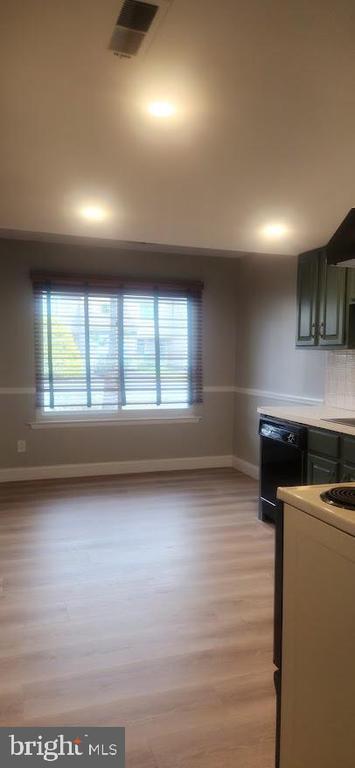 Building Photo - 15 Queen Anne Ct