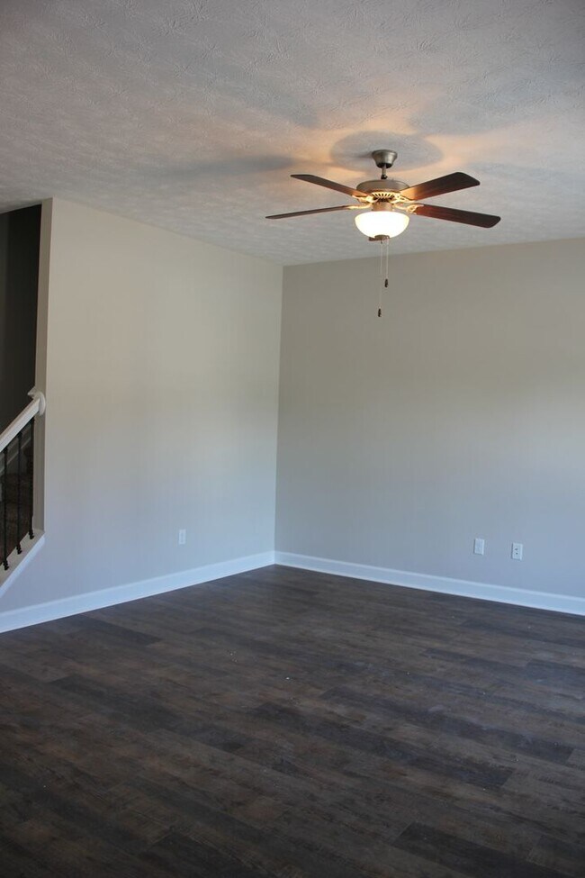 Building Photo - Cedar Point Townhouse for Rent