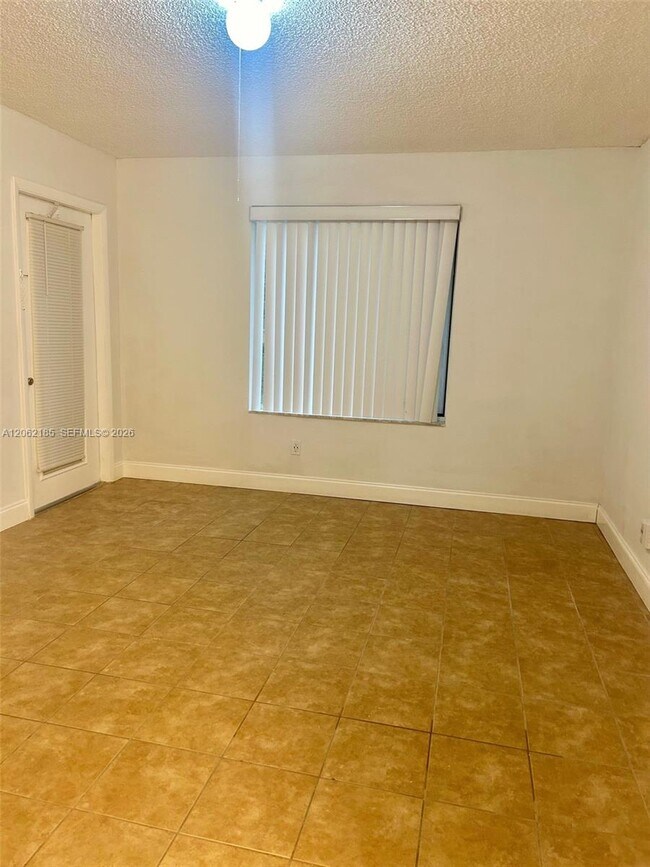 Building Photo - 1186 Coral Club Dr