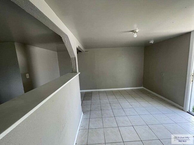 Building Photo - 521 N 9th St