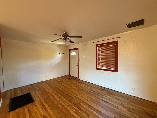 Building Photo - 1317 W Kelly St