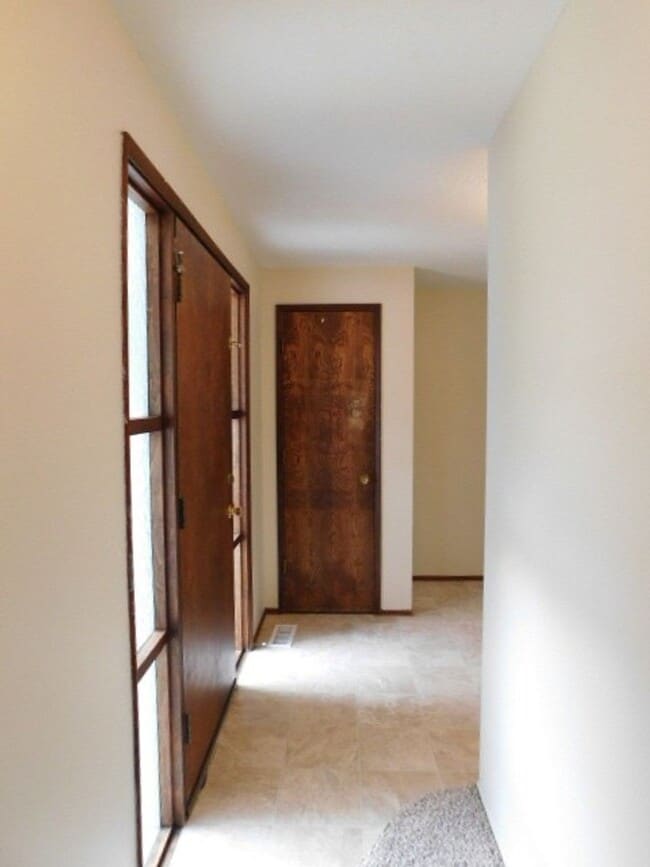 Building Photo - 3Bd/2Ba Single Story House - Available Soon!