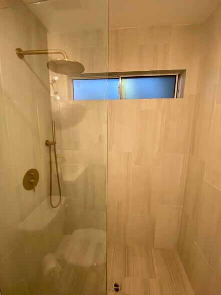 Curb-less rain shower with handheld shower, heated floors - 286 N Kellogg Ave