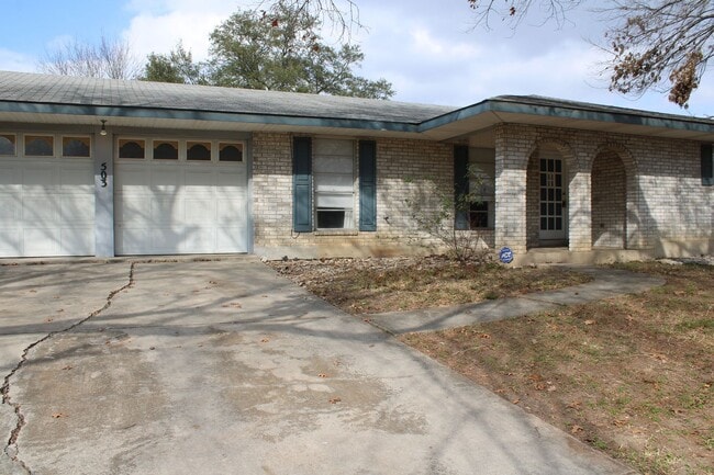 Building Photo - CROWNHILL PARK, ALAMO HEIGHTS I.S.D.