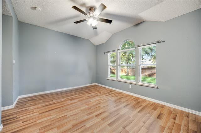 Building Photo - 1409 High Crest Dr