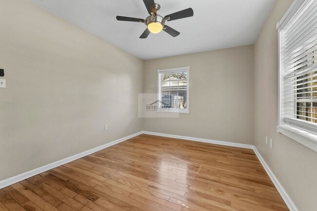 Building Photo - 4619 W Bay Villa Ave