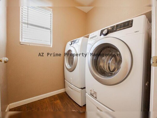 Building Photo - 12859 W Cambridge Ave