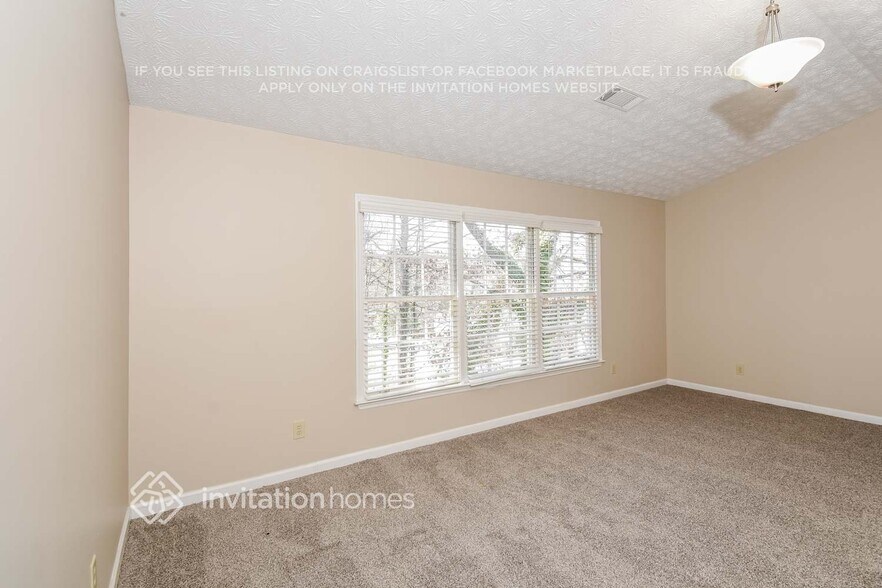 Building Photo - 1565 Hascall Dr SW