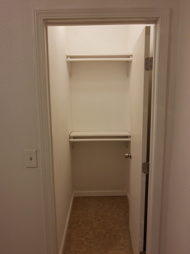 Building Photo - 941 E 52nd Pl