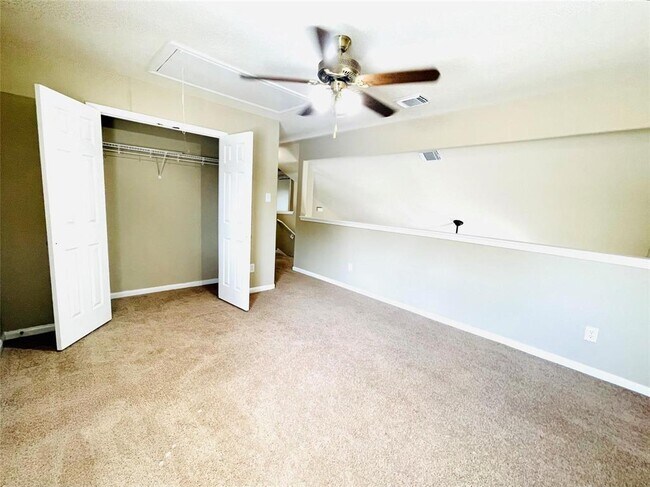 Building Photo - 6330 Applewood Forest Dr