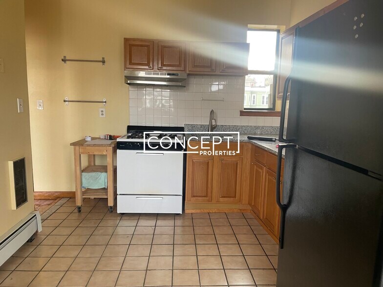 Building Photo - 369A Centre St