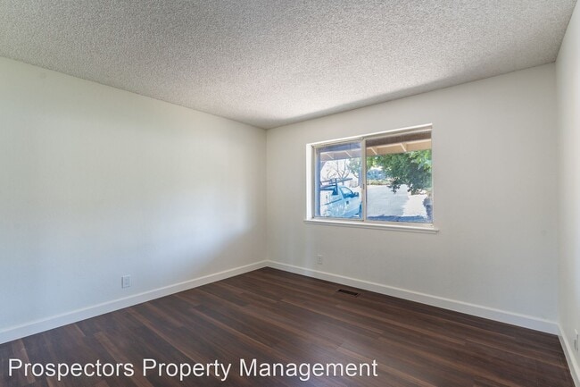 Building Photo - 4 br, 2 bath House - 2850 Paseo Robles