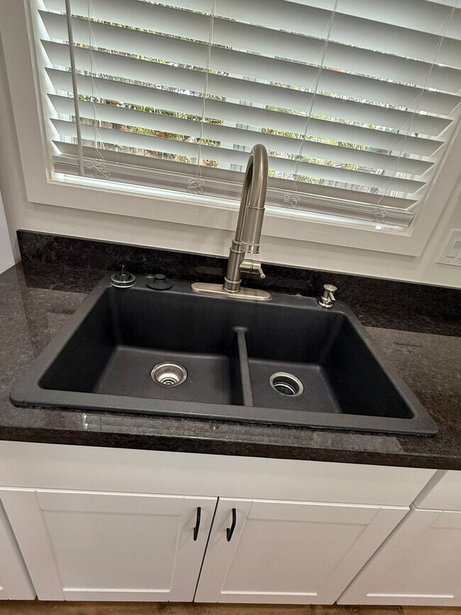 Building Photo - New Beach Bungalow Studio – Fire Mountain, South Oceanside