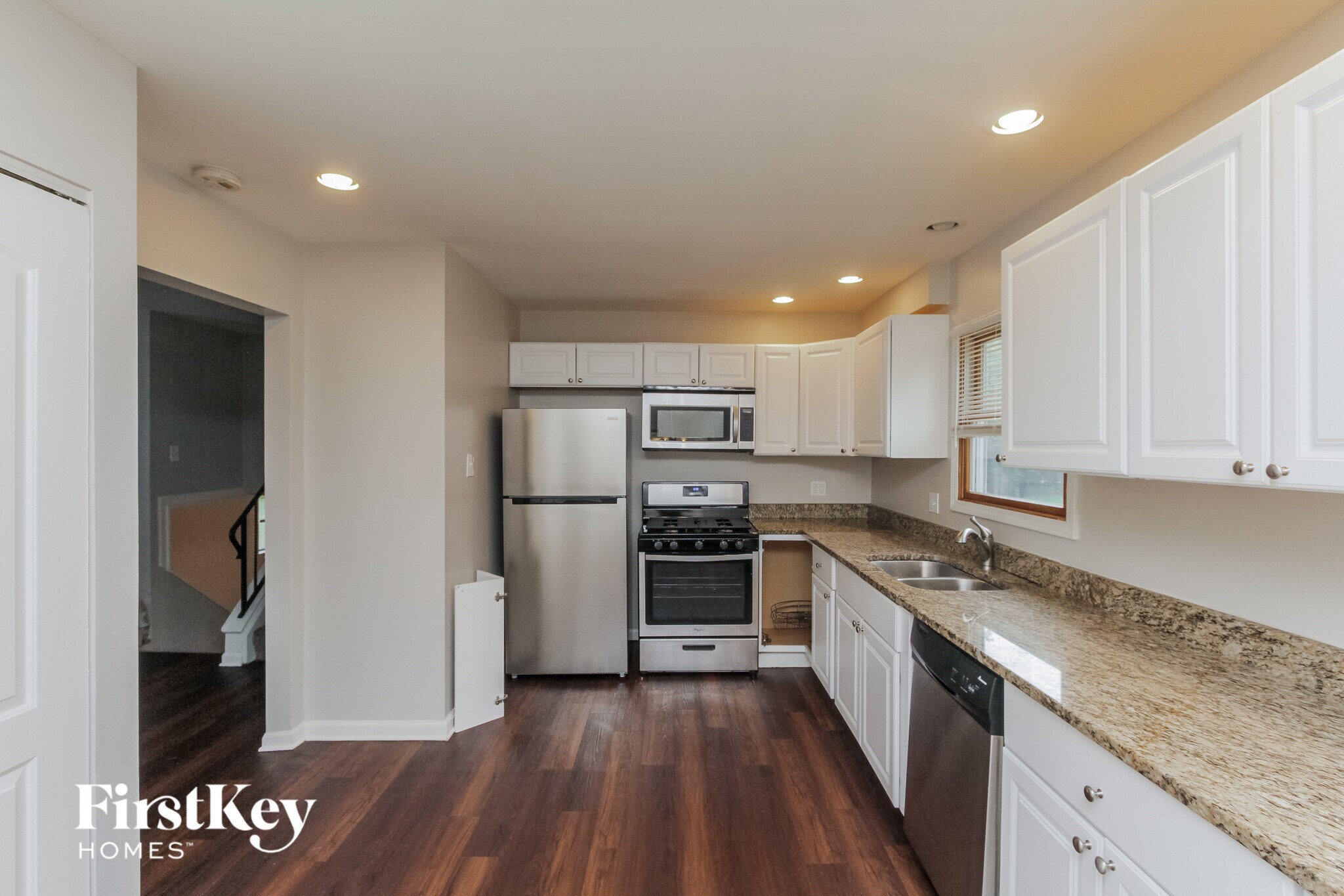 Building Photo - 5144 Oakwood Ct