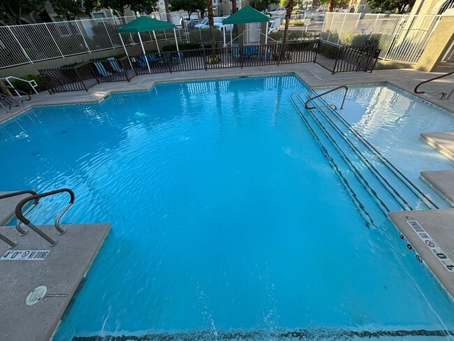 Building Photo - Fantastic 2Bed/2Bath Condo in Southwest Area