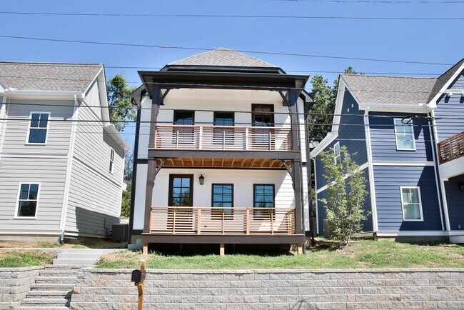 Primary Photo - 1209 Davidson St