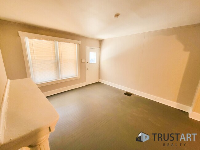 Building Photo - 4839 Merion Ave