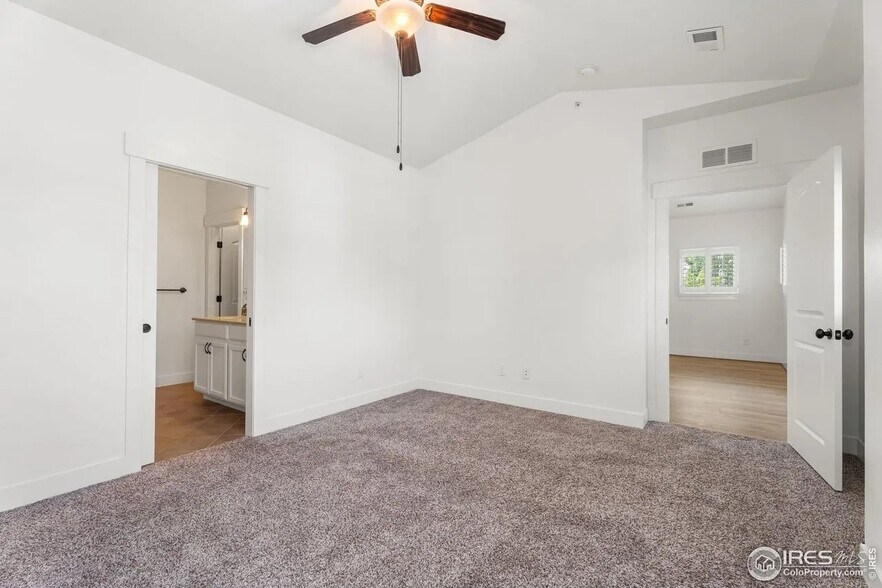 Building Photo - 5020 Cinquefoil Ln