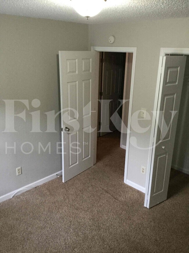 Building Photo - 1775 Independence Dr