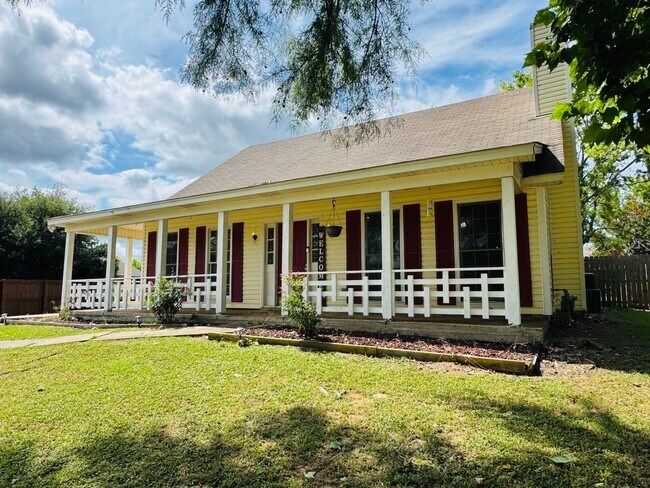 Primary Photo - Dreamy 3-Bedroom