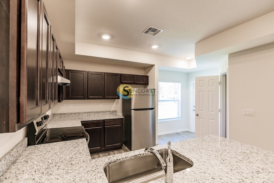 Building Photo - 12225 Tetzel Ave