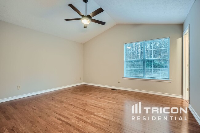 Building Photo - 377 Deering Dr