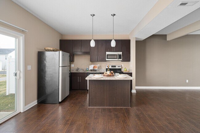 Building Photo - 6188 Brassie Ave