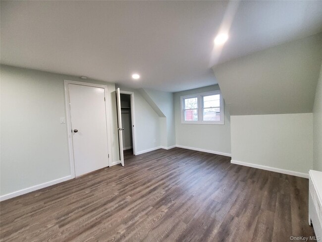 Building Photo - 273 S 16th St