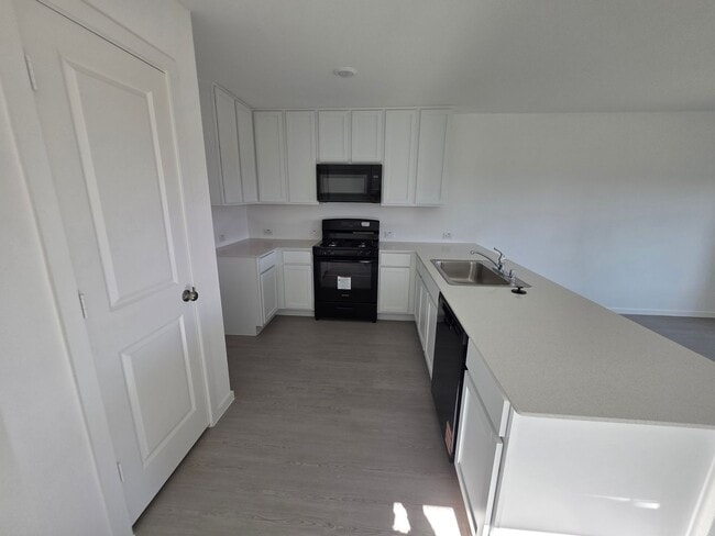 Building Photo - Chic, Compact, and Brand-New in Foree Ranch