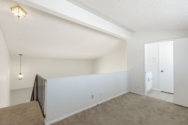Building Photo - Spacious 2-Bedroom, 2.5-Bath Condo in Cano...