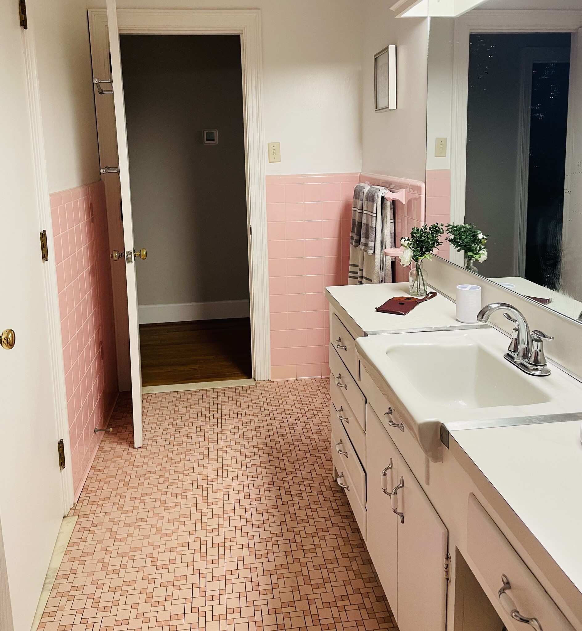 Main Bathroom - 5027 Hollow Rock Rd