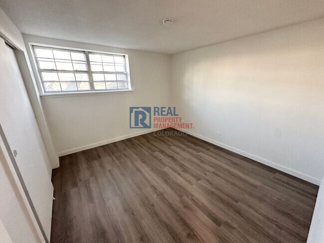 Building Photo - 9110 E Girard Ave