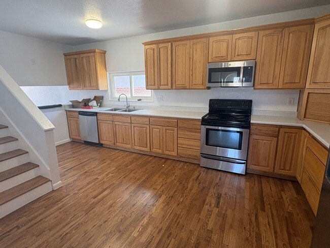 Building Photo - Charming Ranch Home on Spacious Land