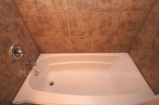 Building Photo - 612-616-616 N 46th St