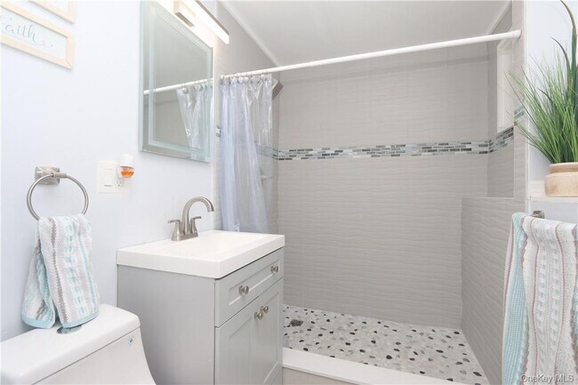 Building Photo - 158 Dykeman Rd