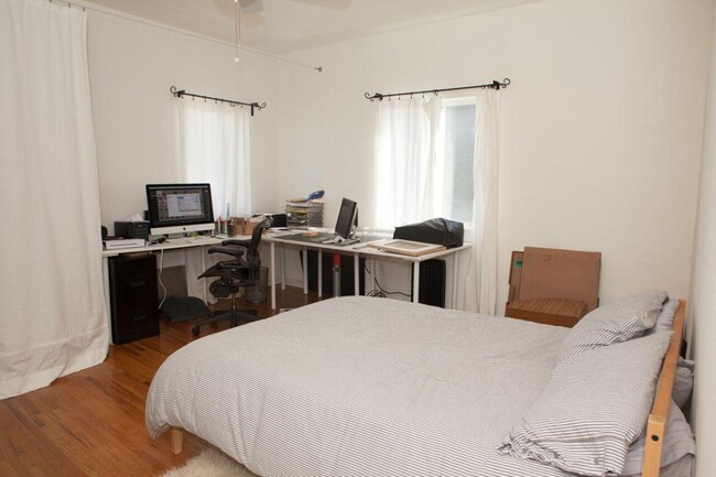 Building Photo - 1513 Murray Dr