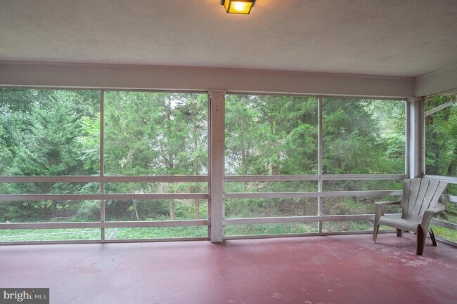 Building Photo - 5950 Clames Dr