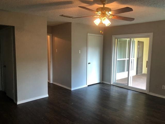 Building Photo - 3401 Carriage Ln