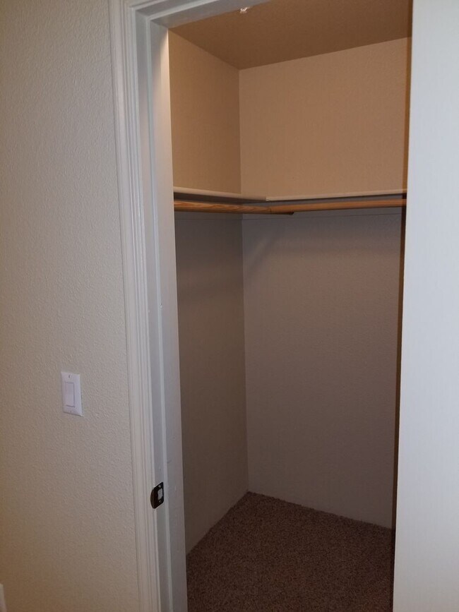 Building Photo - Upgraded West-Flagstaff Condo in the Arbor...