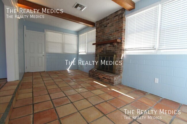 Building Photo - 619 Santa Fe Ln