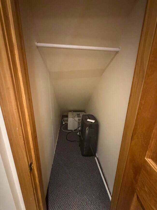 Building Photo - 211 Main St