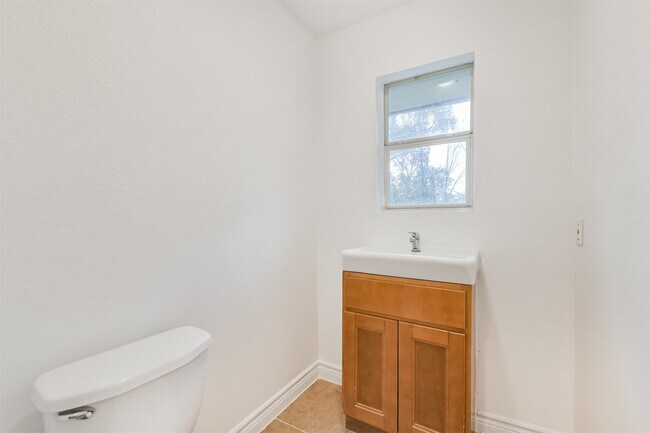 Building Photo - 10412 Ehlers Rd