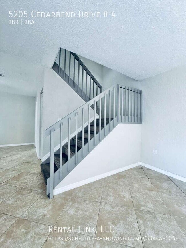 Building Photo - 5205 Cedarbend Dr