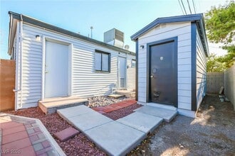 Building Photo - 307 Regina Way