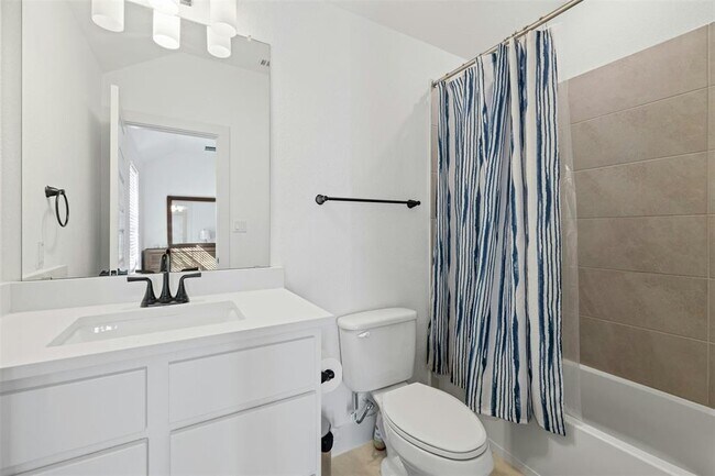 Building Photo - 172 Shady Hl Lp