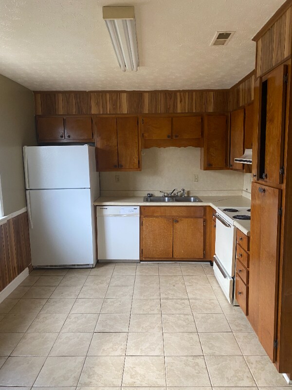 Building Photo - 1001 Kiser Blvd