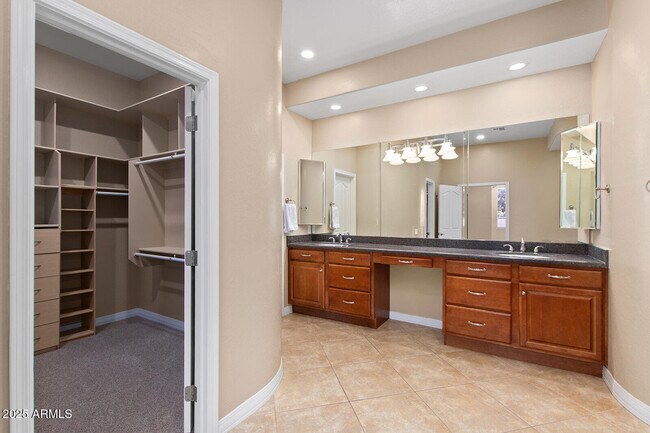 Building Photo - 13930 E Vallejo St