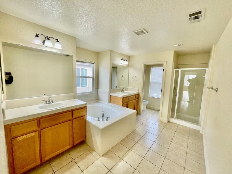 Building Photo - 1435 San Diego St