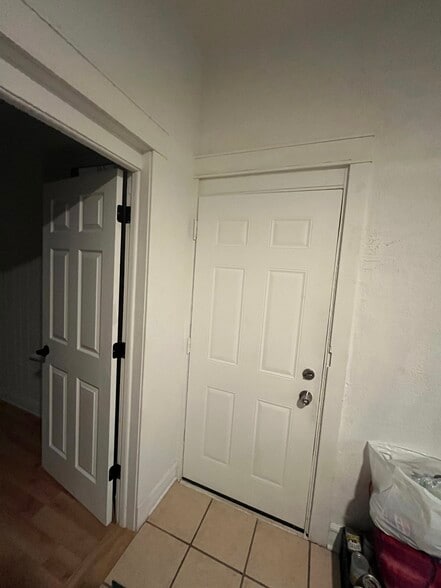 Building Photo - 5424 S Honore St