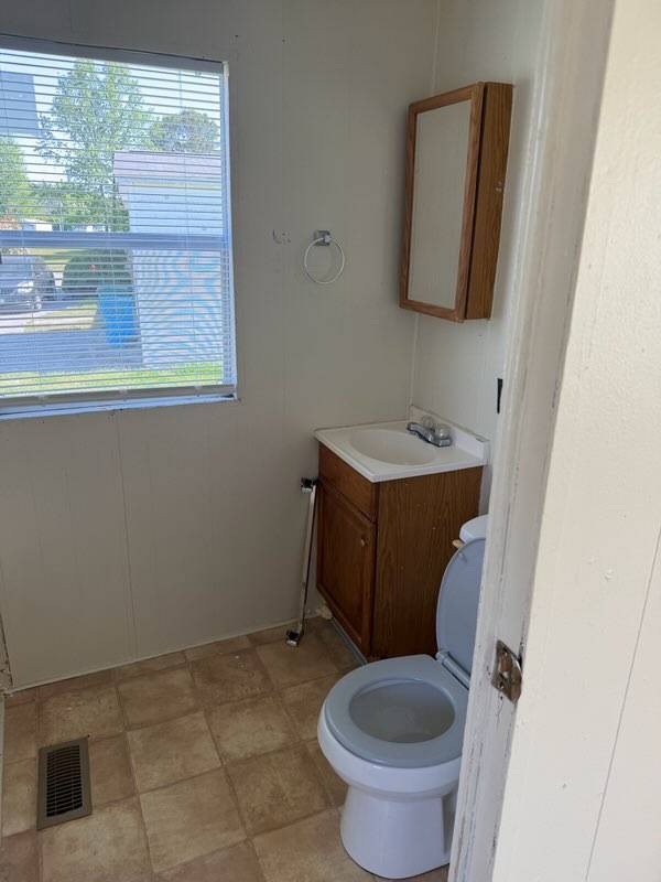 Building Photo - 217 Theresa Ln